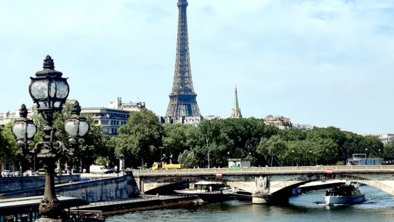 Paris_Eiffel_Tower